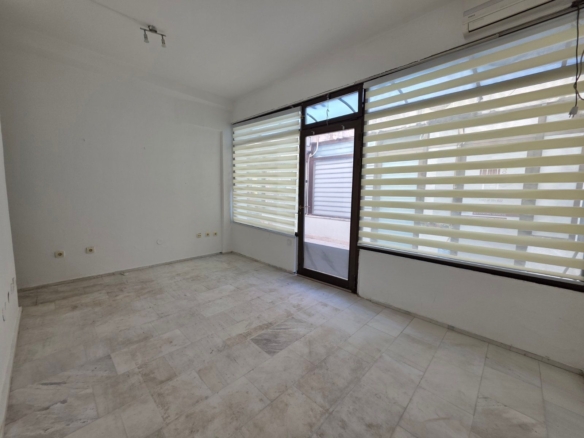 Poslovni prostor 18 m² u centru Budve – Odlična investiciona prilika