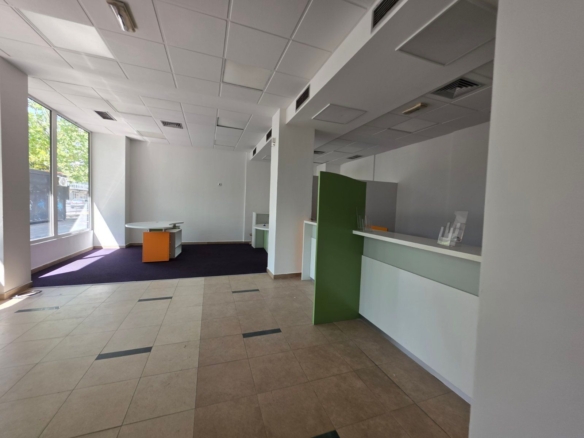 Izdavanje poslovnog prostora 200 m² na atraktivnoj lokaciji kod hotela Hilton – Podgorica
