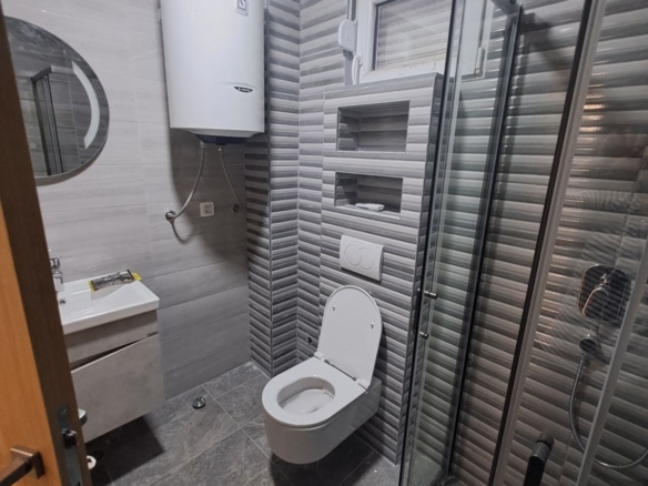 Izdavanje poslovnog prostora 110 m² sa privatnim parkingom – Zabjelo, Podgorica