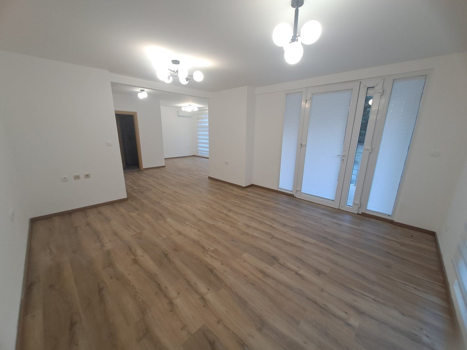 Izdavanje poslovnog prostora 110 m² sa privatnim parkingom – Zabjelo, Podgorica