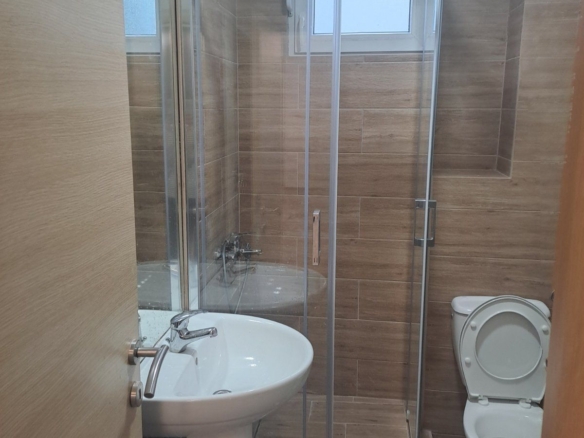 Izdavanje poslovnog prostora 110 m² sa privatnim parkingom – Zabjelo, Podgorica