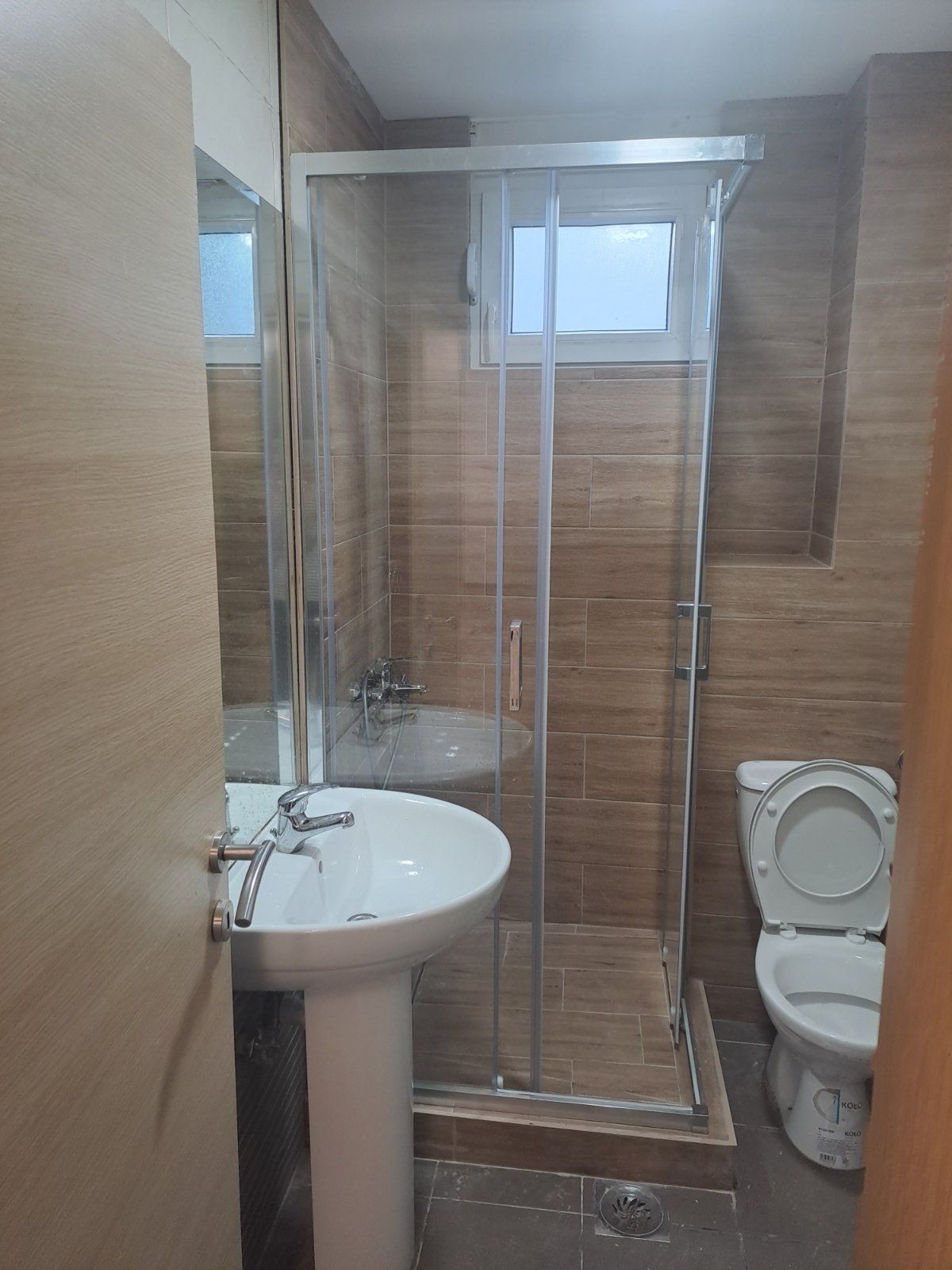 Izdavanje poslovnog prostora 110 m² sa privatnim parkingom – Zabjelo, Podgorica