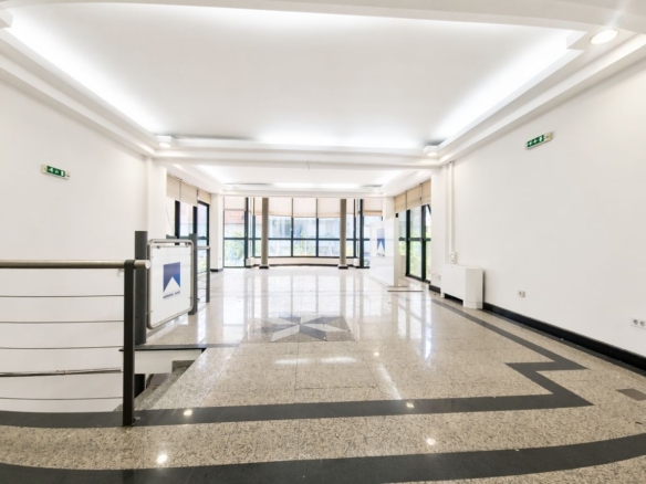 Prodaja ekskluzivnog poslovnog prostora 500 m² u centru Podgorice