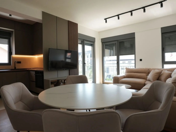 Izdavanje luksuzno opremljenog jednosobnog stana 47 m² – Podgorica (na duzi period)