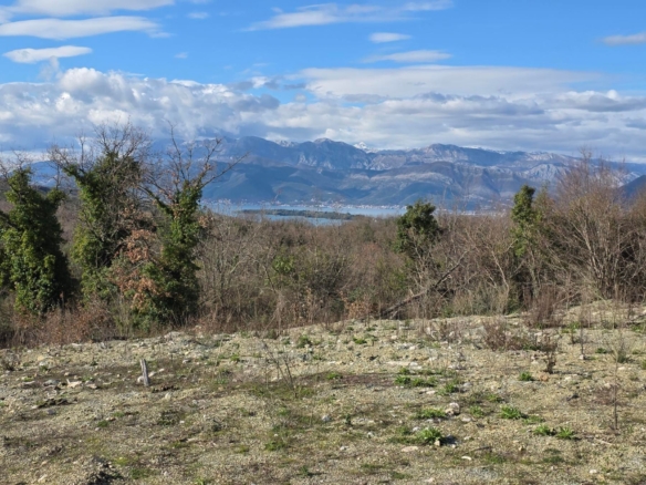 Urbanizovano Zemljište Lješevići 4.254M² Za Zajedničku Gradnju