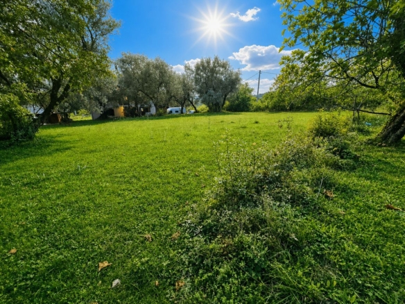 Urbanizovan plac 2171 m² za gradnju u naselju Kavač, Kotor