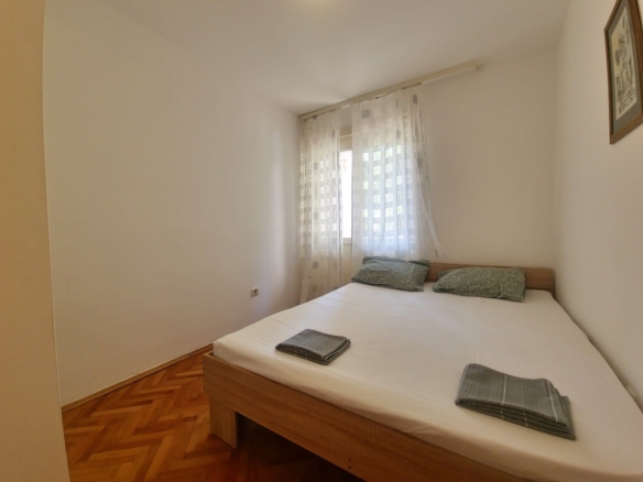 Dvosoban namesten stan 50m2 -Budva,Velji Vinogradi (Izdavanje NA DUZI PERIOD)