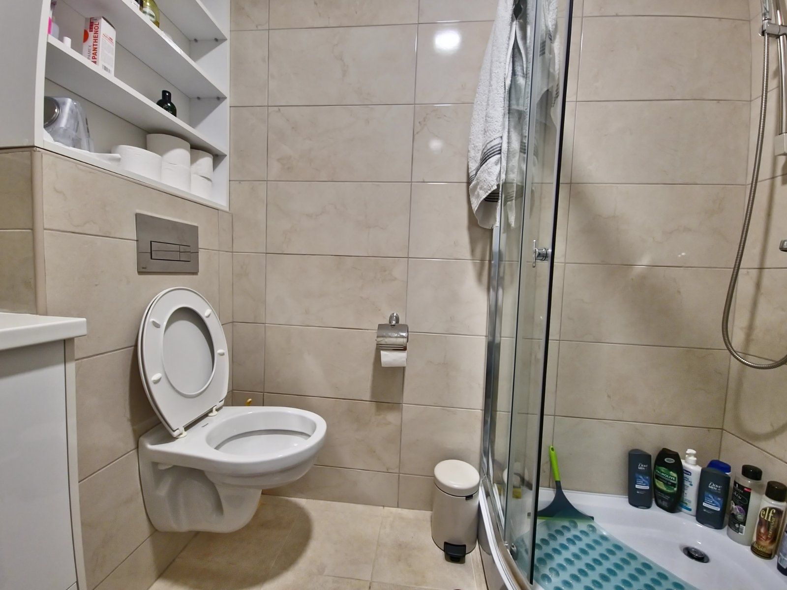 aaae9a27-60f3-408a-b1e8-cb43d096fd94 Izdavanje jednosobnog stana 45m² kod autobuske stanice–Budva,Rozino (na period od 01.09.2026 do 01.06.2027)