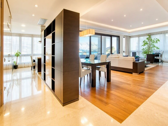 Luksuzan dvosoban apartman 180 m² sa panoramskim pogledom na more –  Budva (Izdavanje na duži period, dostupan od 01.09.2026)