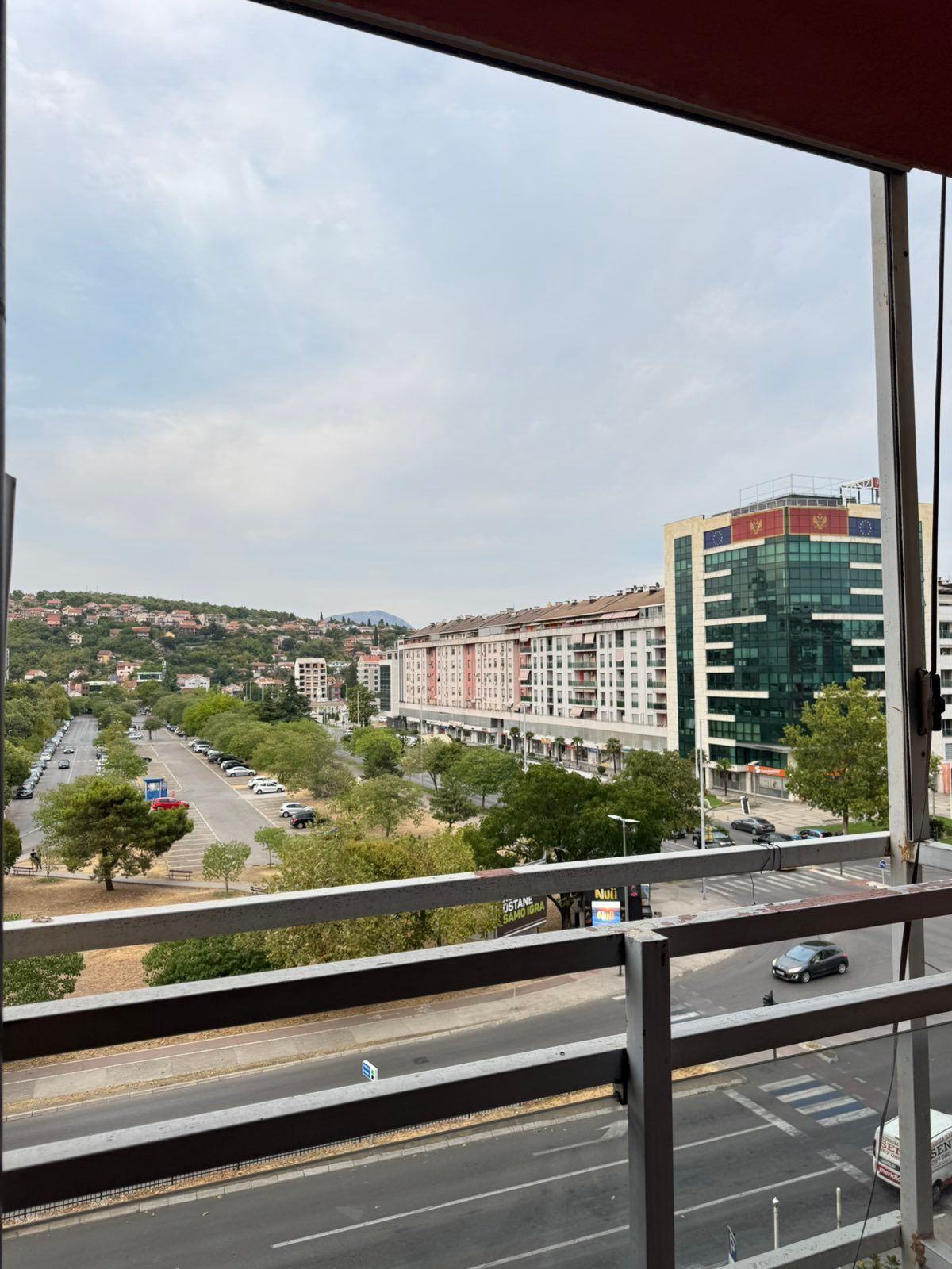 33844c17-80b8-48a6-bd4c-e72832923ede Trosoban stan 95m² sa parking mestom– Podgorica (IZDAVANJE NA DUZI PERIOD)