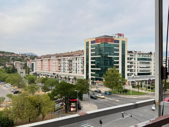 Trosoban stan 95m² sa parking mestom– Podgorica (IZDAVANJE NA DUZI PERIOD)
