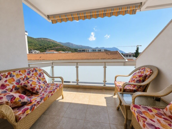 Dvosoban stan 80 m² sa pogledom na more – Bečići