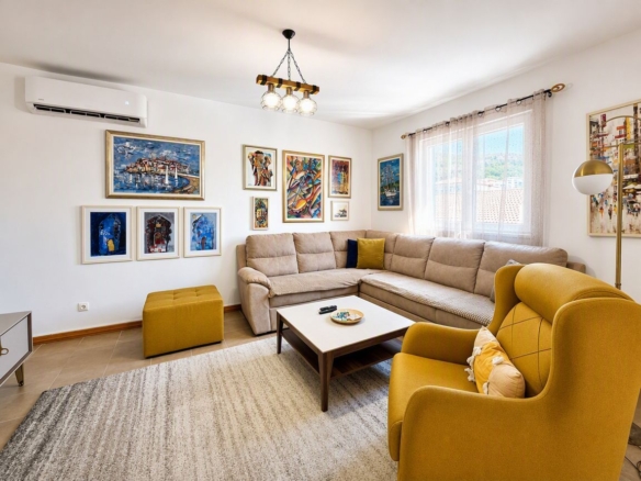 Dvosoban stan 80 m² sa pogledom na more – Bečići