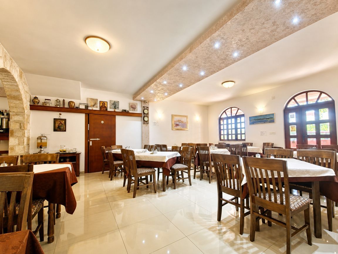 Izdavanje opremljenog restorana 150 m² u Budvi (Dugorocan najam)