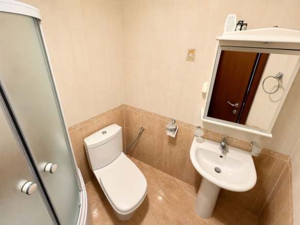 Izdavanje moderno opremljenog studio apartmana – Rafailovići (Dugoročni najam)