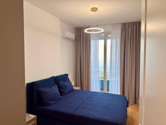 Luksuzan dvosoban stan sa pogledom na more i garaznim mestom, Bečići ,Skyline Resort (izdavanje na duzi period)