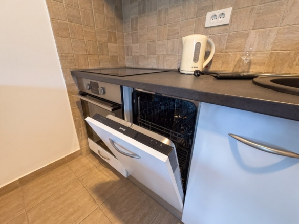 Moderno opremljen studio apartman 42m2 sa pogledom na more-Becici,Anatoilia