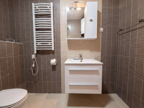 Moderno opremljen studio apartman 42m2 sa pogledom na more-Becici,Anatoilia