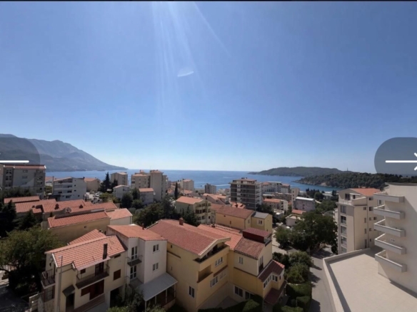 Luksuzan trosoban stan 128 m² sa panoramskim pogledom na more i garaznim mestom – Bečići