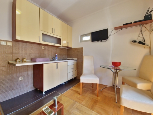 Izdavanje jednosobnog stana 30 m² – Bečići (IZDAVANJE NA DUZI PERIOD)