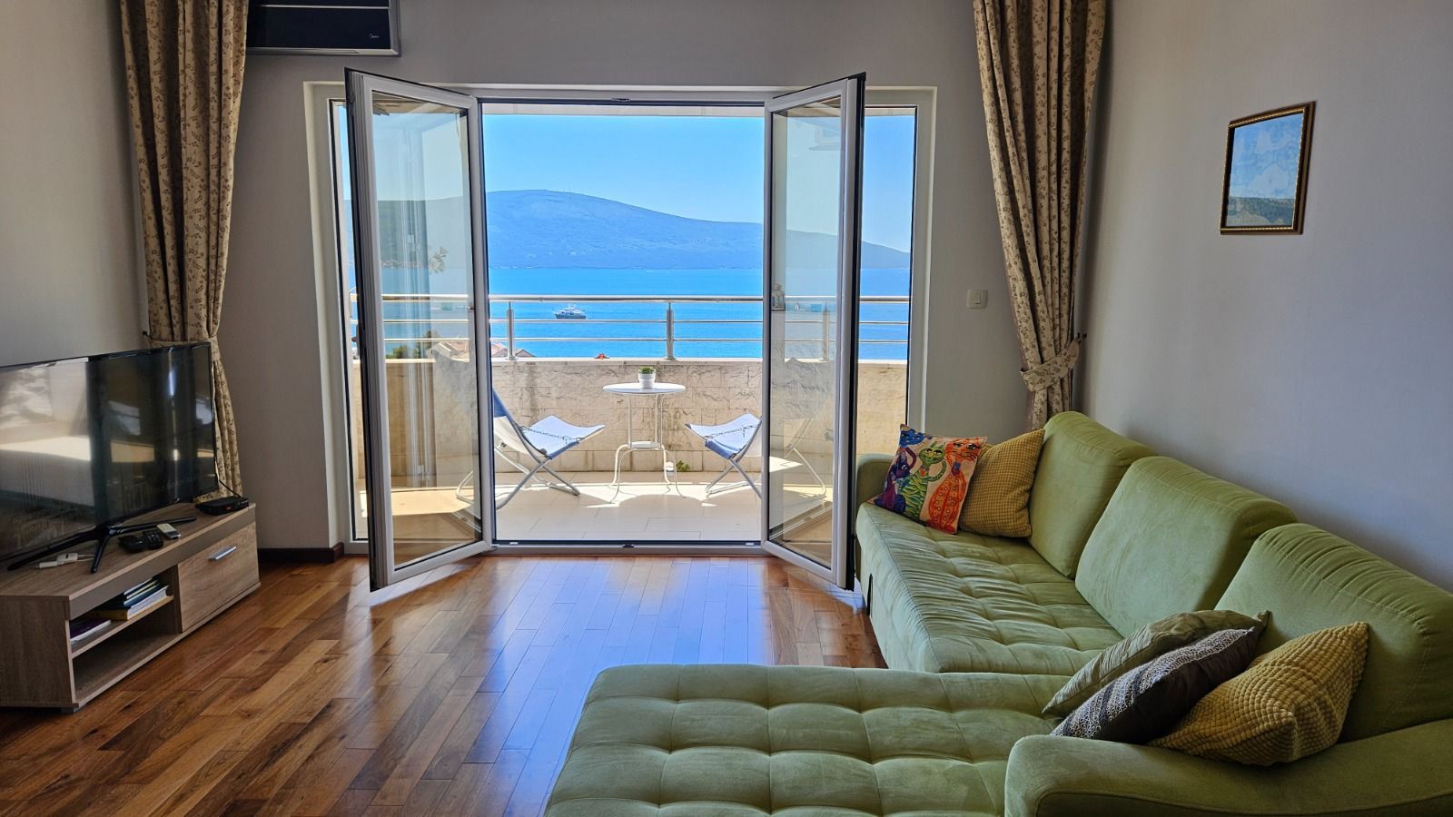 f035bcb1-1e5b-4217-be93-9c3268a4fed4 Prodaja dvosobnog stana 90 m² sa pogledom na more – Donja Lastva, Tivat