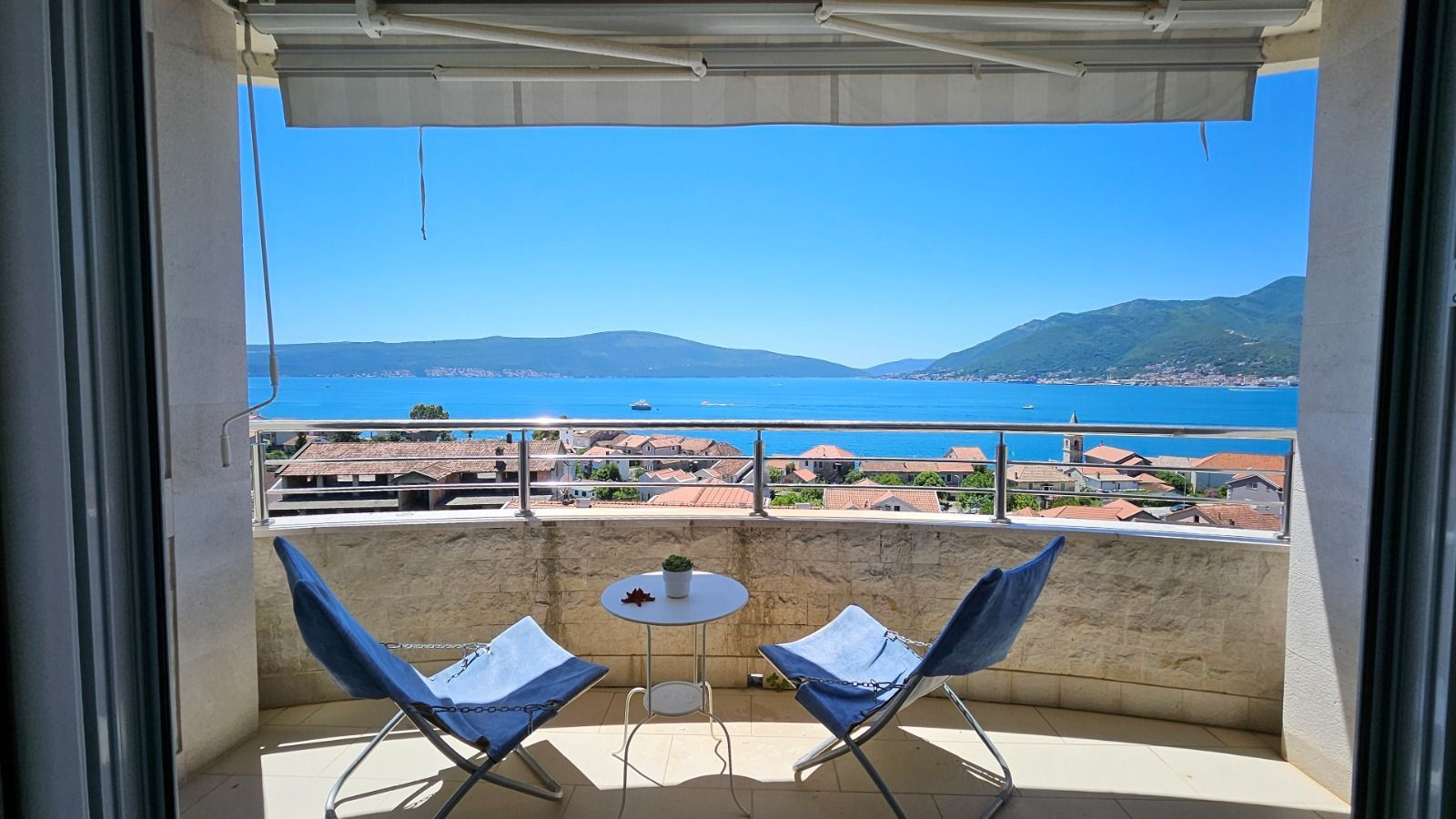 29952240-0746-4c08-b952-ab9a747fbdeb Prodaja dvosobnog stana 90 m² sa pogledom na more – Donja Lastva, Tivat