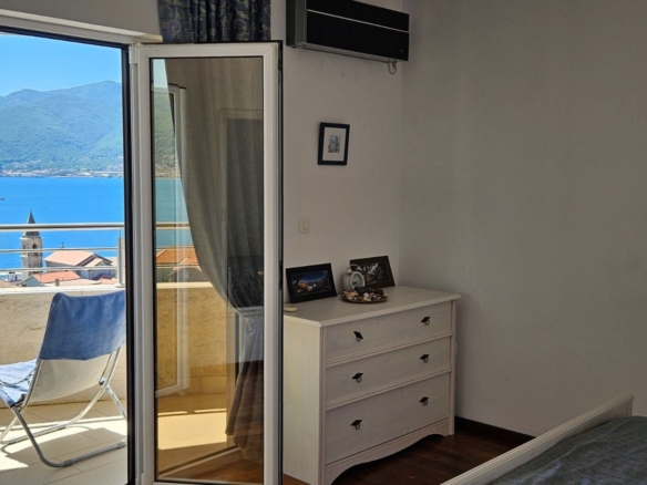 Prodaja dvosobnog stana 90 m² sa pogledom na more – Donja Lastva, Tivat