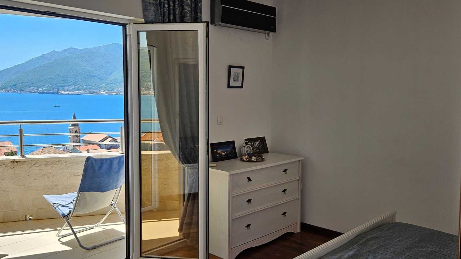 09889caa-67cd-4dfb-99be-06f6a32588f4 Prodaja dvosobnog stana 90 m² sa pogledom na more – Donja Lastva, Tivat
