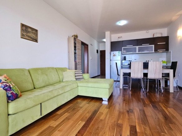 Prodaja dvosobnog stana 90 m² sa pogledom na more – Donja Lastva, Tivat