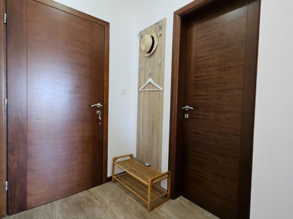 Prodaja dvosobnog stana 90 m² sa pogledom na more – Donja Lastva, Tivat
