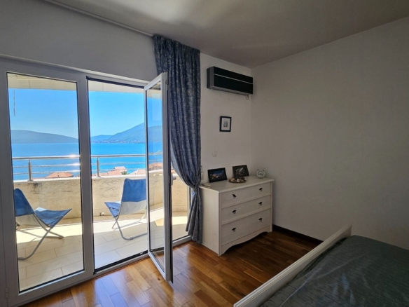 Prodaja dvosobnog stana 90 m² sa pogledom na more – Donja Lastva, Tivat