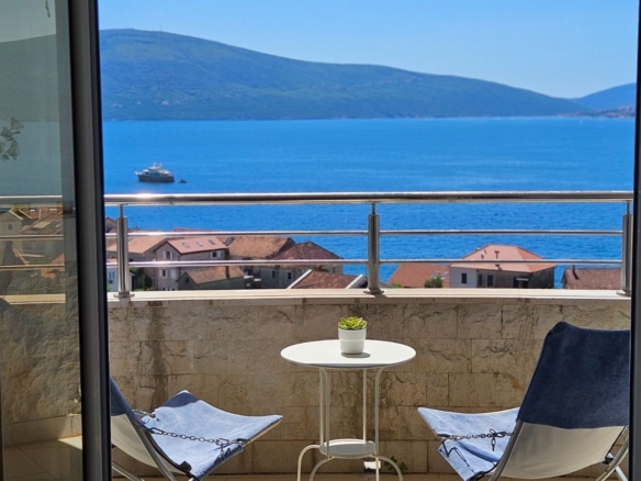 Prodaja dvosobnog stana 90 m² sa pogledom na more – Donja Lastva, Tivat