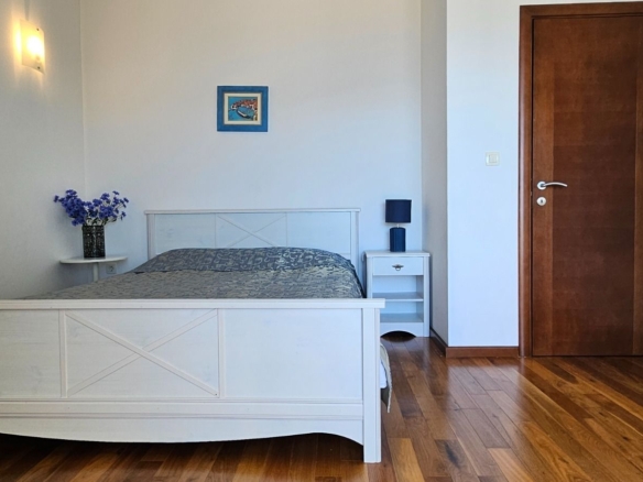 Prodaja dvosobnog stana 90 m² sa pogledom na more – Donja Lastva, Tivat