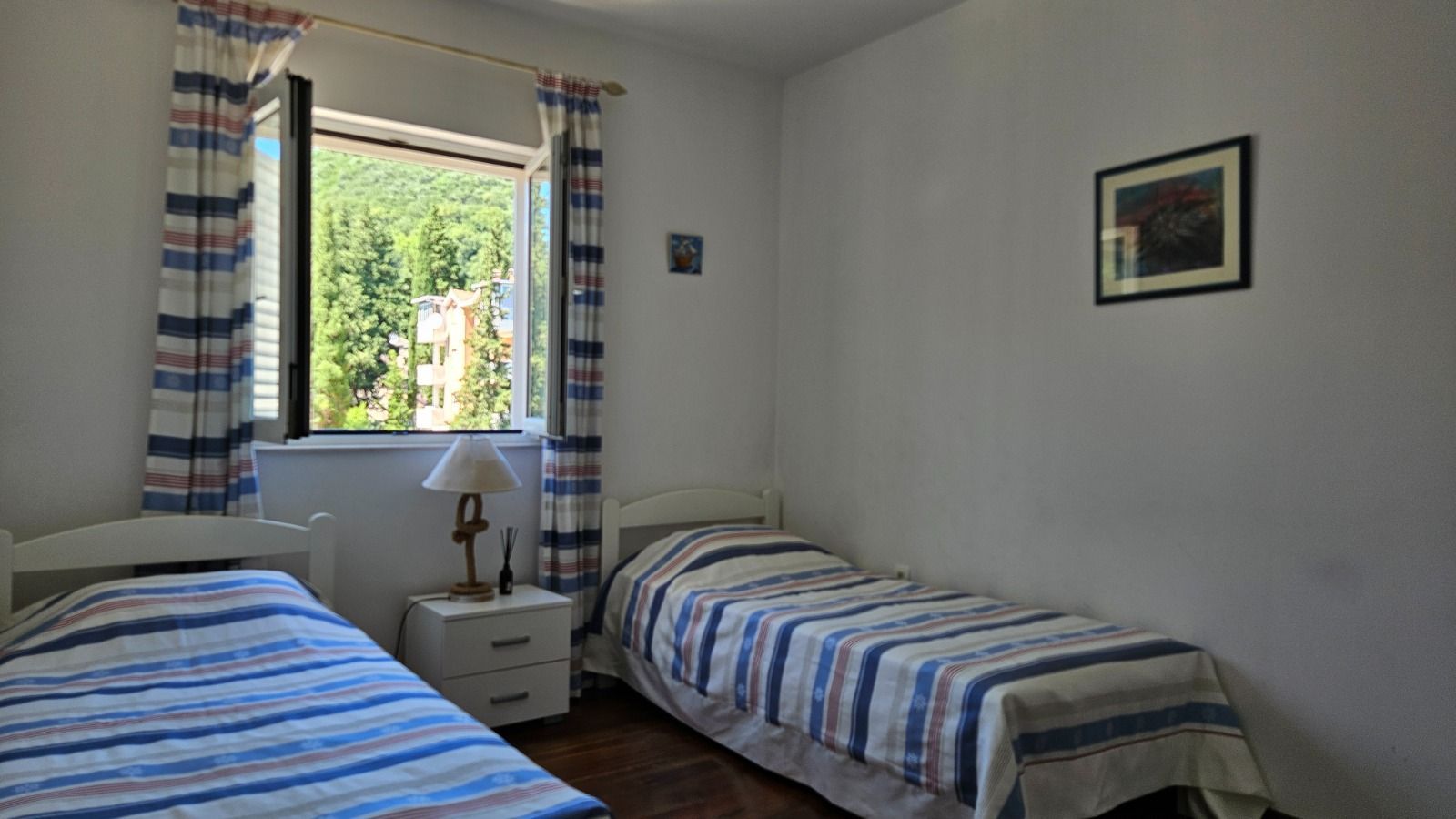 a90489a8-92ba-446e-94e8-53dfadedd76f Prodaja dvosobnog stana 90 m² sa pogledom na more – Donja Lastva, Tivat