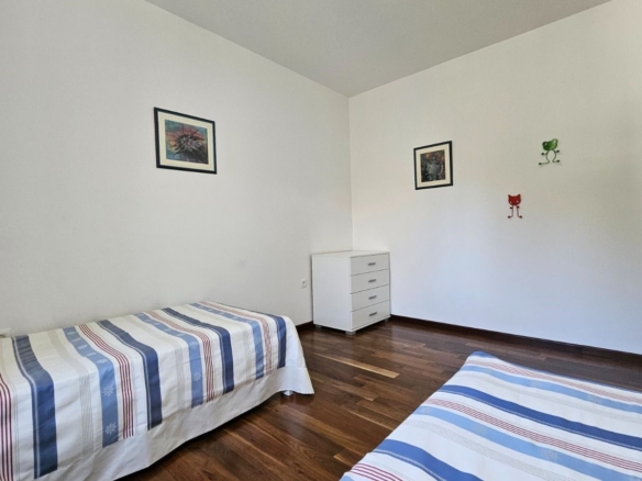 Prodaja dvosobnog stana 90 m² sa pogledom na more – Donja Lastva, Tivat