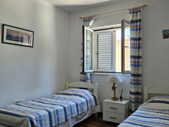 Prodaja dvosobnog stana 90 m² sa pogledom na more – Donja Lastva, Tivat