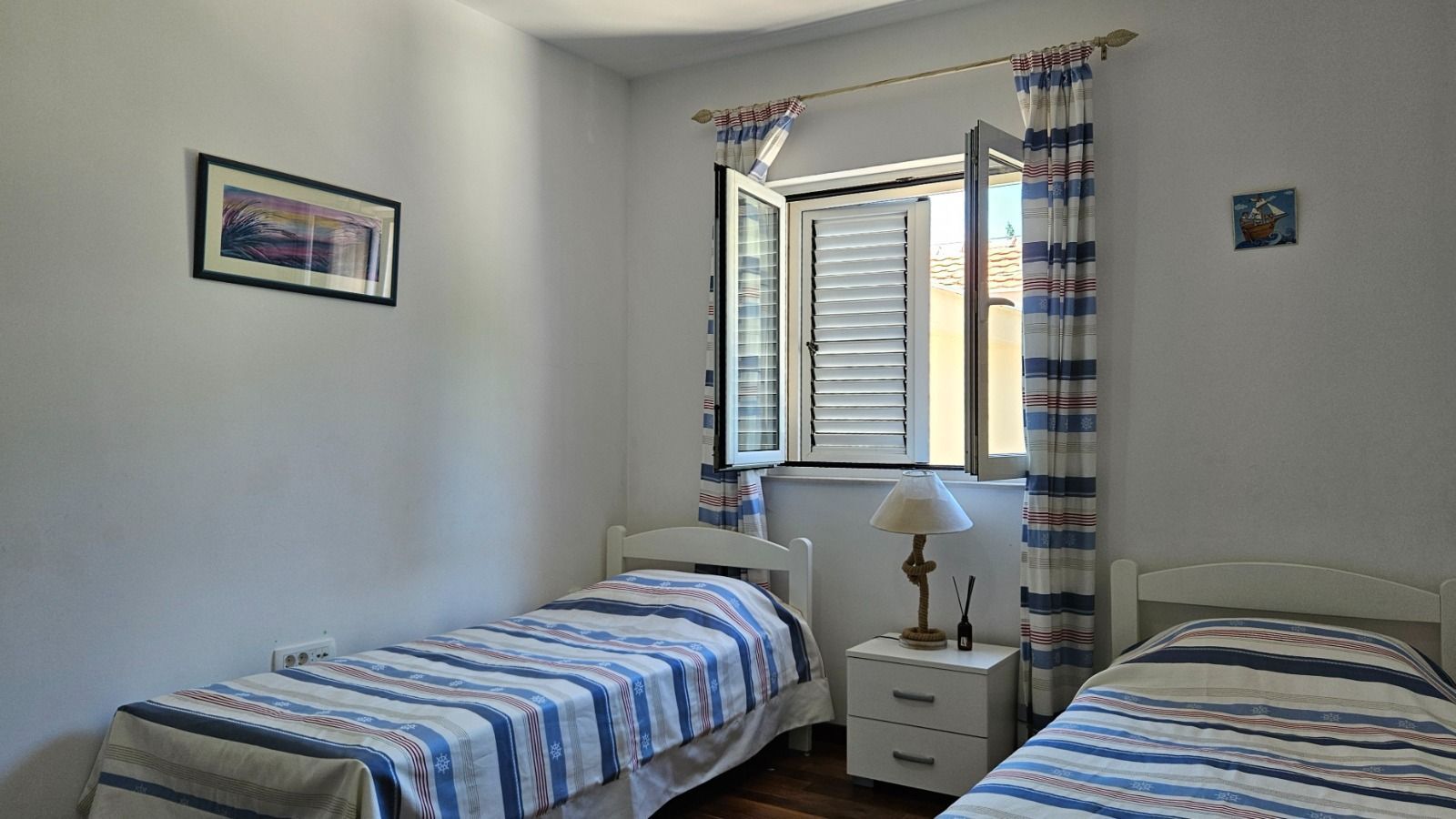 baf9aeb3-22d3-487e-a017-e5bc788c2c48 Prodaja dvosobnog stana 90 m² sa pogledom na more – Donja Lastva, Tivat