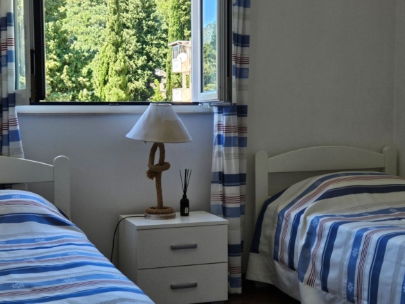 Prodaja dvosobnog stana 90 m² sa pogledom na more – Donja Lastva, Tivat