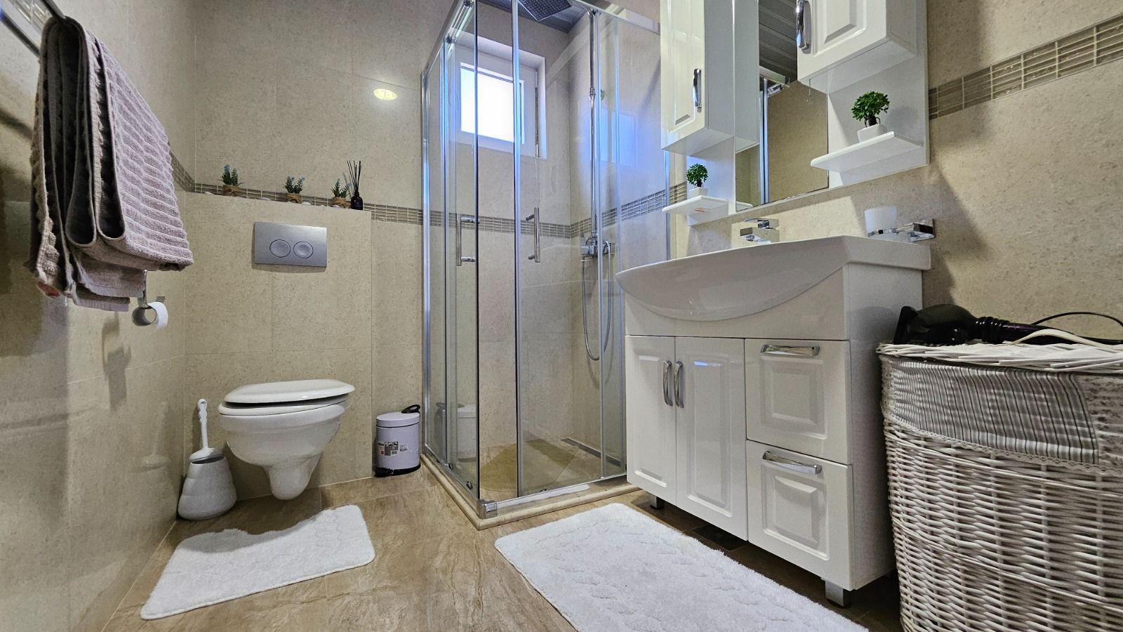 c1193e68-dbdb-42c8-b7a0-5ab5d9161995 Prodaja dvosobnog stana 90 m² sa pogledom na more – Donja Lastva, Tivat