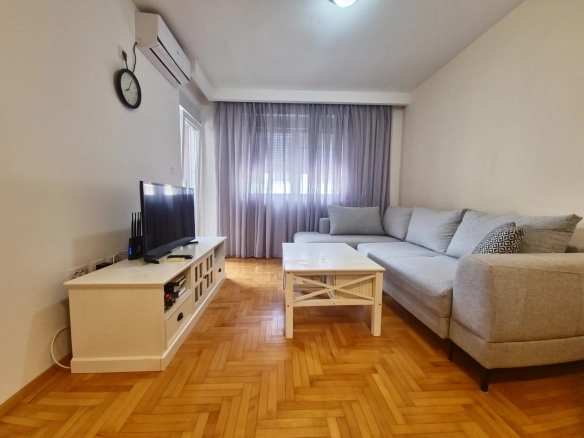 Izdavanje dvosobnog stana 69m² sa garažnim mjestom–Budva, Rozino (dugoročno izdavanje)