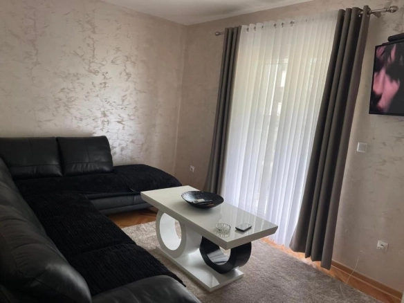 Dvosoban stan 50m2 u Budvi (IZDAVANJE NA Duži PERIOD)