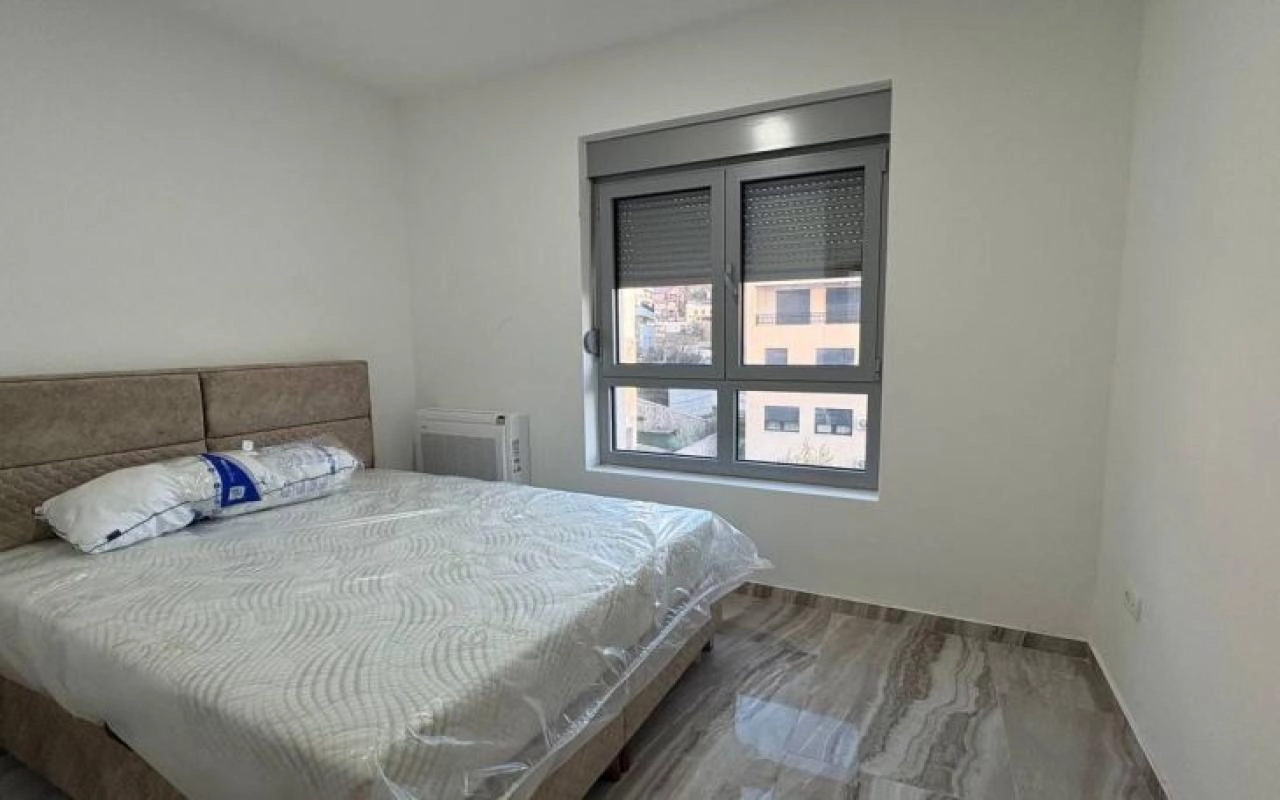 Dvosoban-penthaus-sa-terasom-u-Tivtu-3 Dvosoban stan 104 m² – Tivat — fotografija 4