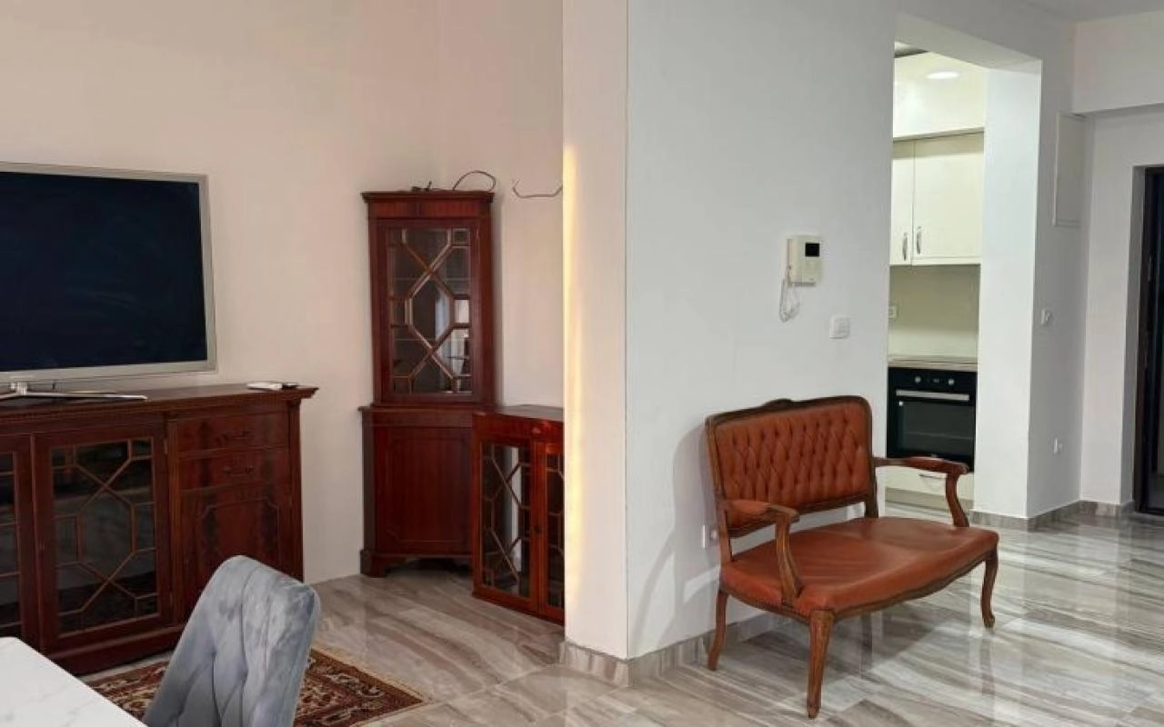 Dvosoban-penthaus-sa-terasom-u-Tivtu-6 Dvosoban stan 104 m² – Tivat — fotografija 7