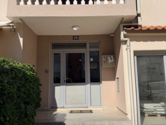 Dvosoban stan 59 m² na prvom spratu stare kuće – Rozino, Budva