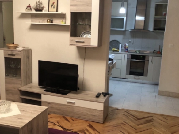 Dvosoban stan 59 m² na prvom spratu stare kuće – Rozino, Budva
