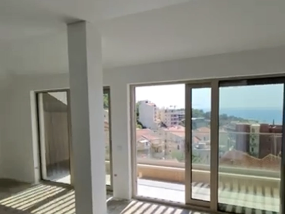 Dvosoban penthaus sa terasom u Pržnom