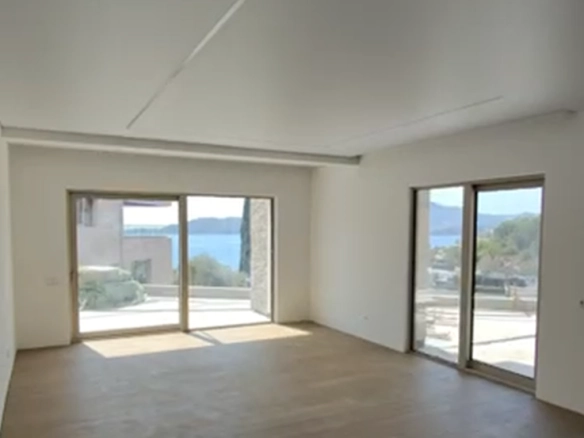 Dvosoban stan sa terasom i bazenom u Pržnu