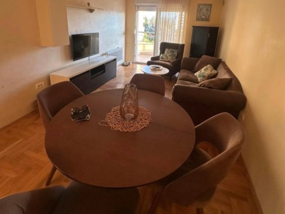 Dvosoban stan od 69 m² u Baru
