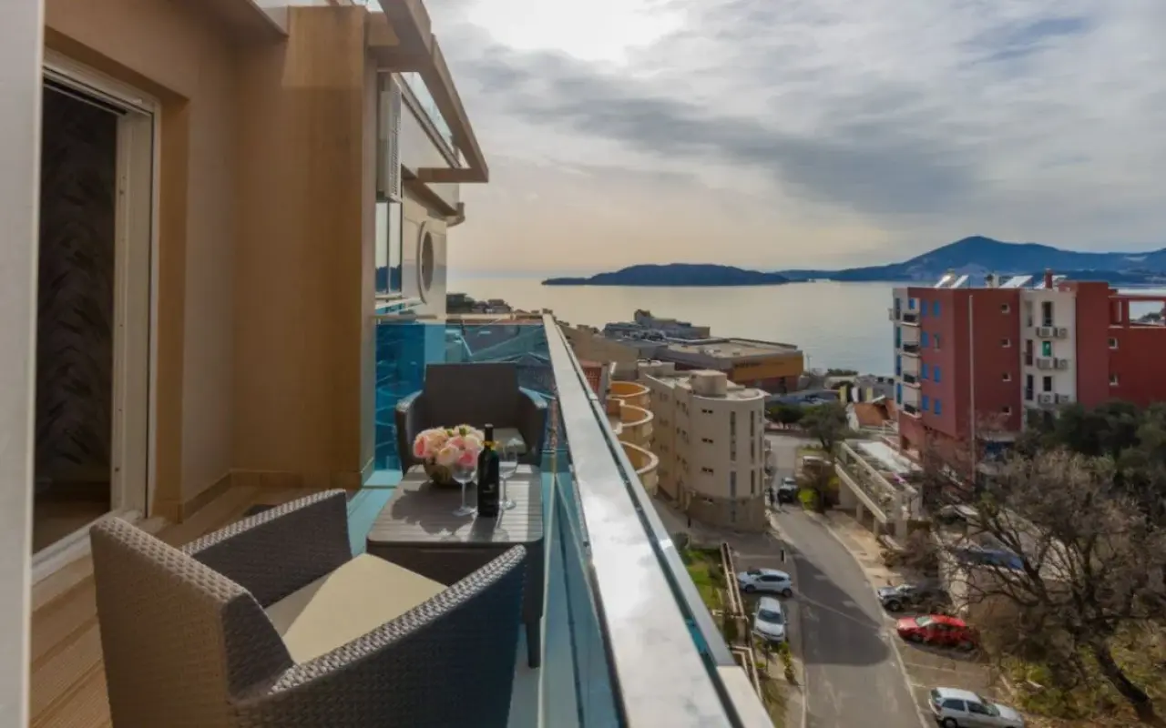 Dvosoban-penthaus-sa-pogledom-na-more-Przno-Budva-9 Dvosoban stan 96 m² – Pržno, Budva — fotografija 10