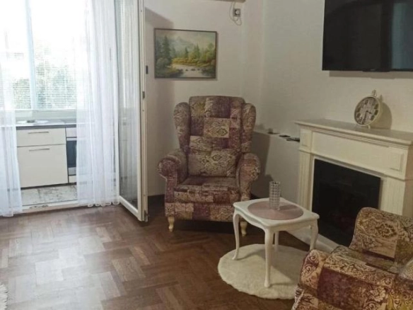 Namještena garsonjera u Babinom Dolu